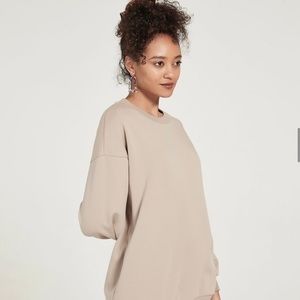 Supesu Cubby Sweater